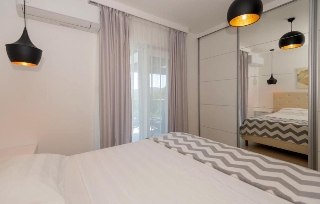 Vila Beautiful Danica With Pool In