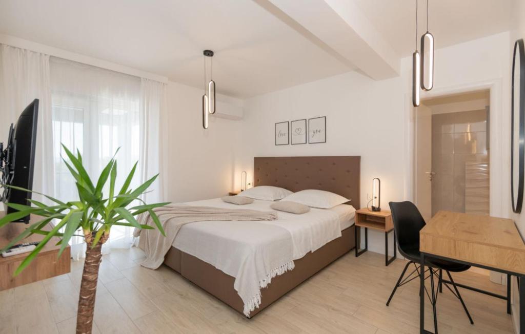 Vila Beautiful Danica With Pool In *